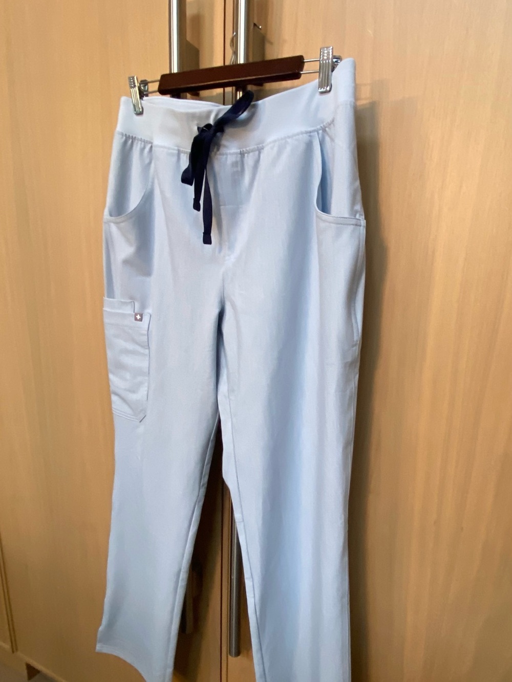 FIGS Kade Soft Blue Womens Size L (new)